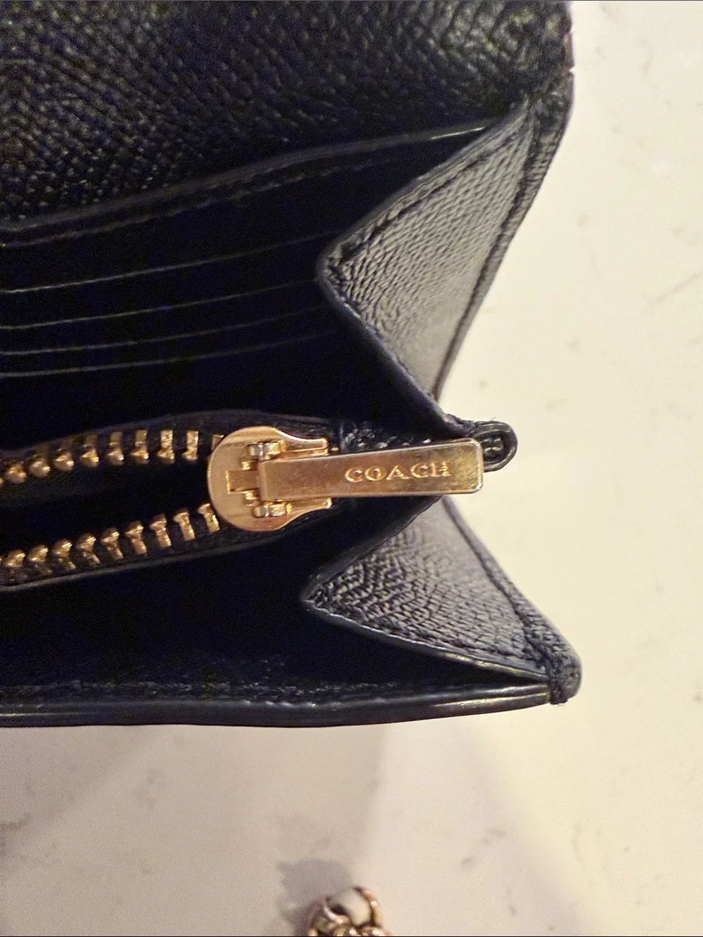 Vintage coach wallet on chain Turn-Lock
